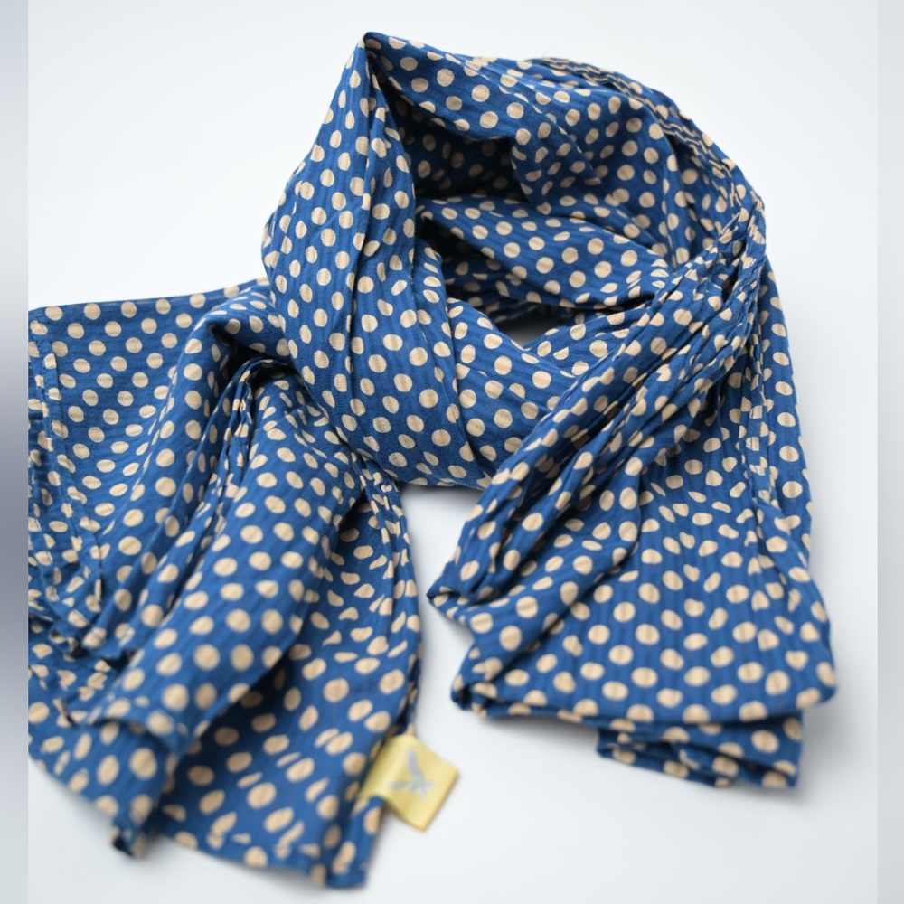 AMERICAN EAGLE Blue and Cream Polka Dot Scarf